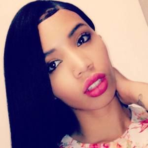 Meet your Posher, Tiara